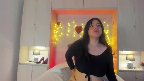 elarey_ online show from March 2026 12:00:02 PM