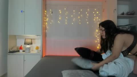 elarey_ online show from April 2026 12:10:02 PM