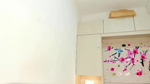 elarey_ online show from April 2026 12:09:02 PM