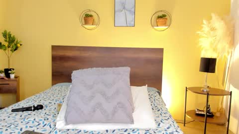 Ela online show from September 2025 10:13:01 PM