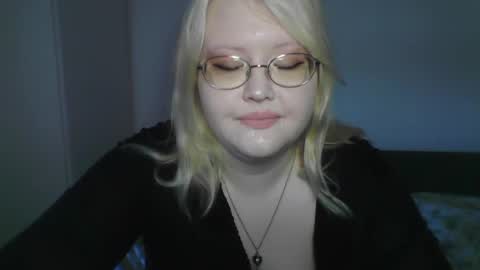 elayne_sweet online show from April 2026 06:18:01 AM