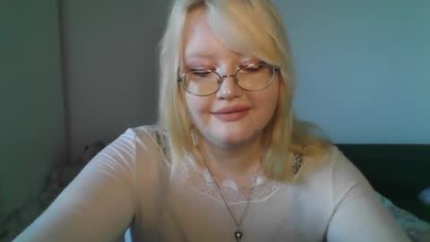 elayne_sweet online show from May 2026 06:30:01 AM