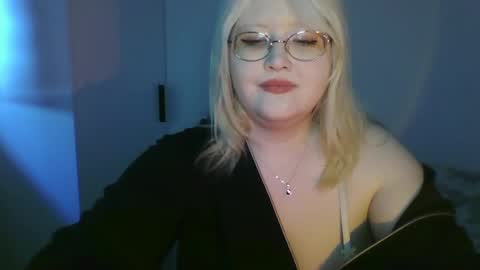 elayne_sweet online show from May 2026 06:10:02 AM