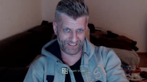 Snapshot of elculiador2207 chatting on February 2025 07:00:01 PM Timm online show from February 2025 07:00:01 PM