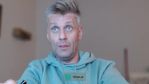 Snapshot of elculiador2207 chatting on September 2025 08:33:01 PM Timm online show from September 2025 08:33:01 PM