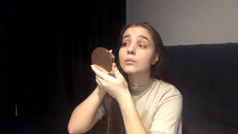 Snapshot of eleanorolaes chatting on February 2026 03:43:01 PM Kelly online show from February 2026 03:43:01 PM