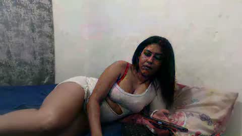 Isabella online show from May 2026 11:09:02 AM