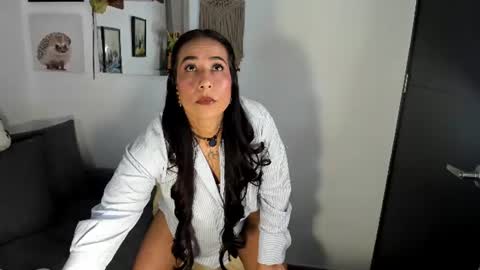 Electra- Please help me reach 100 likes online show from July 2026 01:47:01 AM
