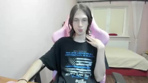 Snapshot of eleganc3 chatting on September 2025 09:41:02 PM eleganc3 online show from September 2025 09:41:02 PM