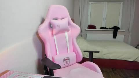 Snapshot of eleganc3 chatting on November 2025 06:43:01 PM eleganc3 online show from November 2025 06:43:01 PM