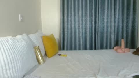 Nika online show from February 2025 01:06:01 PM