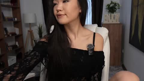 Snapshot of elegant_vibes chatting on April 2026 08:13:01 AM Jess online show from April 2026 08:13:01 AM
