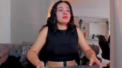 Elen CR online show from October 2025 04:28:01 PM