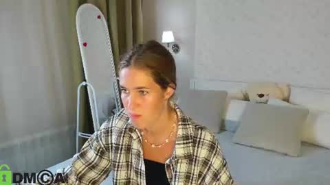 Snapshot of elena_grace chatting on August 2026 09:57:01 PM Jenny online show from August 2026 09:57:01 PM