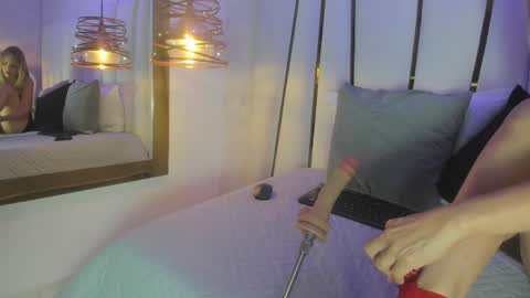 Elena online show from April 2026 07:09:02 PM