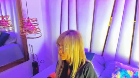 Elena online show from July 2026 07:06:02 PM