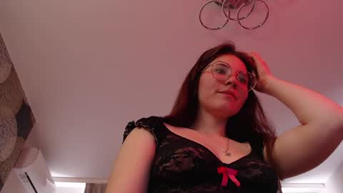 Elena online show from April 2026 12:29:02 PM