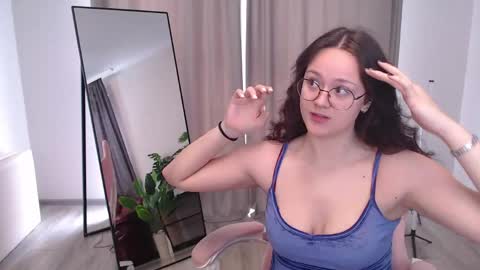 Elena online show from May 2026 07:02:02 AM