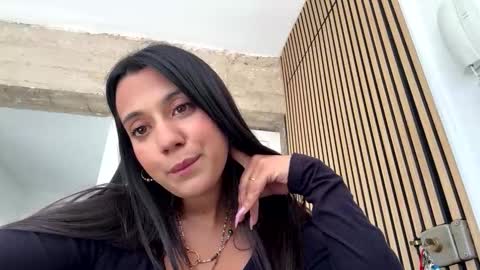 Snapshot of elenabarra chatting on April 2026 09:38:01 AM Enenabarra online show from April 2026 09:38:01 AM