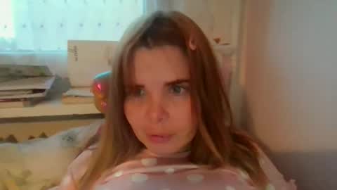 Snapshot of elenaflirt chatting on December 2025 02:45:02 PM Elena online show from December 2025 02:45:02 PM