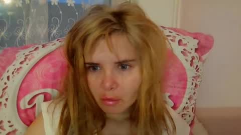 Snapshot of elenaflirt chatting on February 2026 04:11:02 PM Elena online show from February 2026 04:11:02 PM