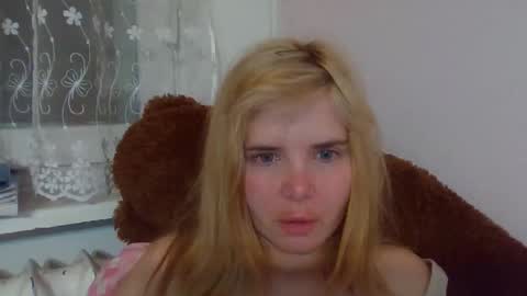 Snapshot of elenaflirt chatting on February 2026 06:31:01 PM Elena online show from February 2026 06:31:01 PM