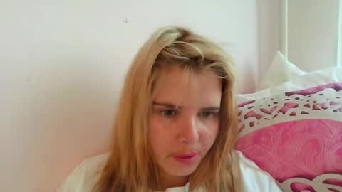 Snapshot of elenaflirt chatting on March 2026 03:52:01 PM Elena online show from March 2026 03:52:01 PM