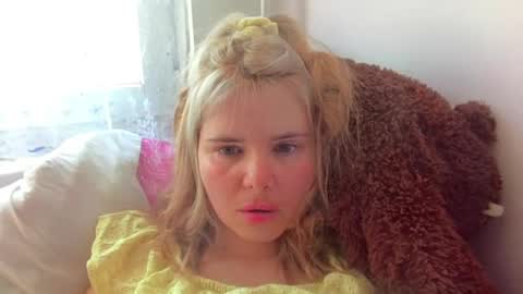 Snapshot of elenaflirt chatting on April 2026 10:18:02 AM Elena online show from April 2026 10:18:02 AM