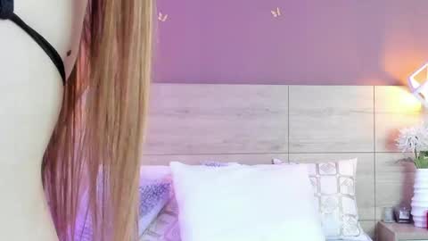 Elena online show from May 2026 03:29:02 PM