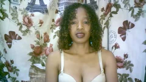 elenah013 online show from December 2025 06:18:01 AM