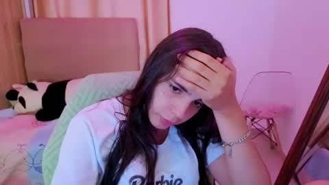 Snapshot of elenna_hotx chatting on April 2026 06:57:02 PM agnes online show from April 2026 06:57:02 PM