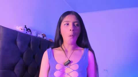 Elena  online show from October 2025 12:05:02 PM