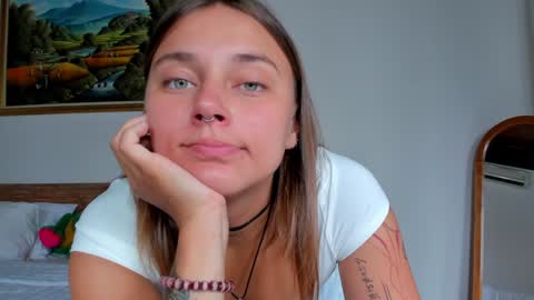 Snapshot of eleonora_linn_ chatting on December 2024 02:48:02 AM Eleonora online show from December 2024 02:48:02 AM