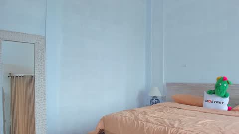 Snapshot of eleonora_linn_ chatting on January 2025 06:19:02 AM Eleonora online show from January 2025 06:19:02 AM