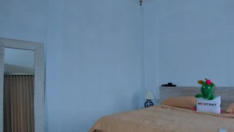 Snapshot of eleonora_linn_ chatting on January 2025 10:06:01 AM Eleonora online show from January 2025 10:06:01 AM