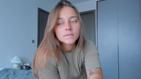 Snapshot of eleonora_linn_ chatting on January 2025 05:11:02 AM Eleonora online show from January 2025 05:11:02 AM