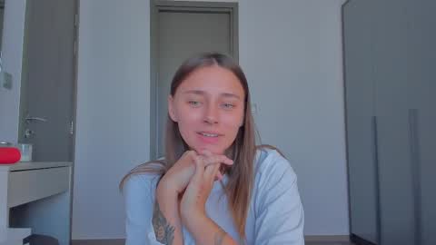 Snapshot of eleonora_linn_ chatting on March 2025 09:02:02 AM Eleonora online show from March 2025 09:02:02 AM