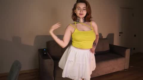 Snapshot of eleonora_linn_ chatting on September 2025 03:38:01 PM Eleonora online show from September 2025 03:38:01 PM