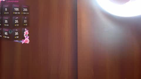 Eliza online show from December 2024 12:43:02 AM