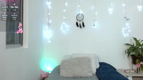 Eliza online show from October 2025 04:54:01 AM