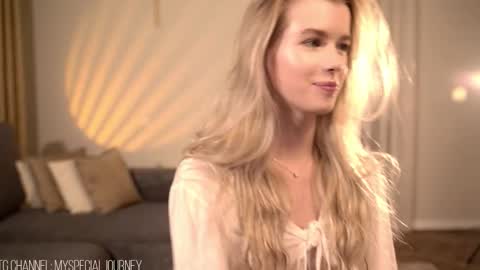 Snapshot of eli_journey chatting on November 2025 09:14:01 PM Eli online show from November 2025 09:14:01 PM