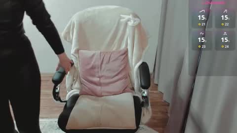 Ella online show from February 2026 06:42:01 AM