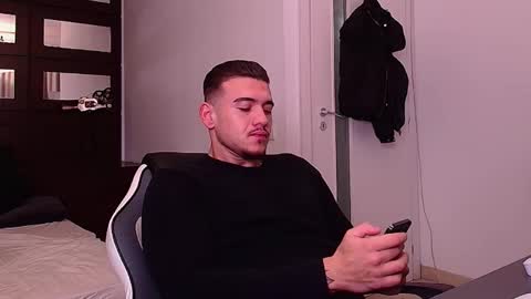 ElijahThorne online show from December 2025 05:47:01 AM