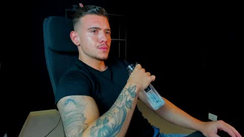 ElijahThorne online show from April 2026 06:44:02 AM