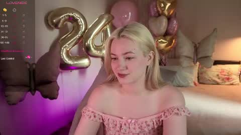 Snapshot of elina_nortas chatting on June 2026 06:16:02 AM Elina online show from June 2026 06:16:02 AM