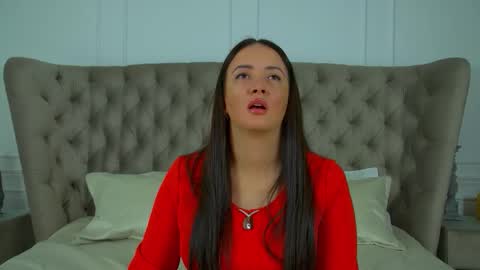 Snapshot of elinabellucci chatting on February 2026 04:50:02 AM ElinaBellucci online show from February 2026 04:50:02 AM