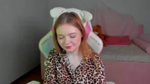 elinavale online show from April 2026 04:27:02 PM