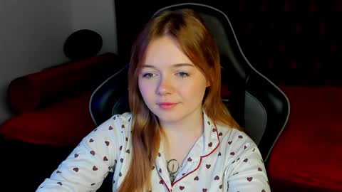 elinavale online show from April 2026 05:18:01 PM