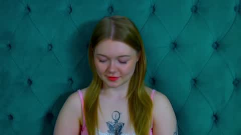 elinavale online show from May 2026 05:29:02 PM