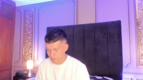 eliot_vip online show from April 2026 02:35:01 AM